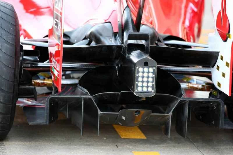 車体をしっかり地面に接地させるエアロキット改造の原理（後編）